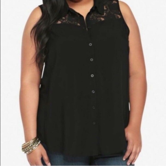 torrid Tops - NWOT Torrid Black Lace Inset Sleeveless Blouse